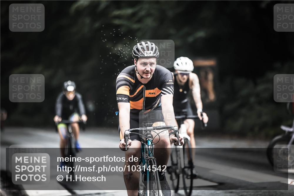13.09.2026 - Stadtparktriathlon H.Heesch http://msf.ph/oto/10314542 13.09.2026 11:49:47 Radfahren 712, 802, 934 meine-sportfotos.de