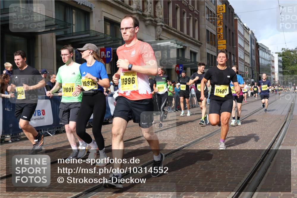 13.09.2026 - 21. swb-Marathon Bremen Strokosch-Dieckow http://msf.ph/oto/10314552 13.09.2026 10:56:34 Ziel 10157, 10408, 10486, 10540, 10610, 10721, 10771, 10824, 10888, 10936, 11000, 11064, 11079, 11328, 11474, 11601, 11872, 11946, 12032, 12284, 12434, 10184, 10211, 10240, 10322, 10356, 10372, 10443, 10670, 10675, 10699, 10844, 11069, 11256, 11280, 11317, 11349, 11407, 11570, 11693, 11795, 11844, 11855, 11871, 11911, 11996, 12452, 12543 meine-sportfotos.de