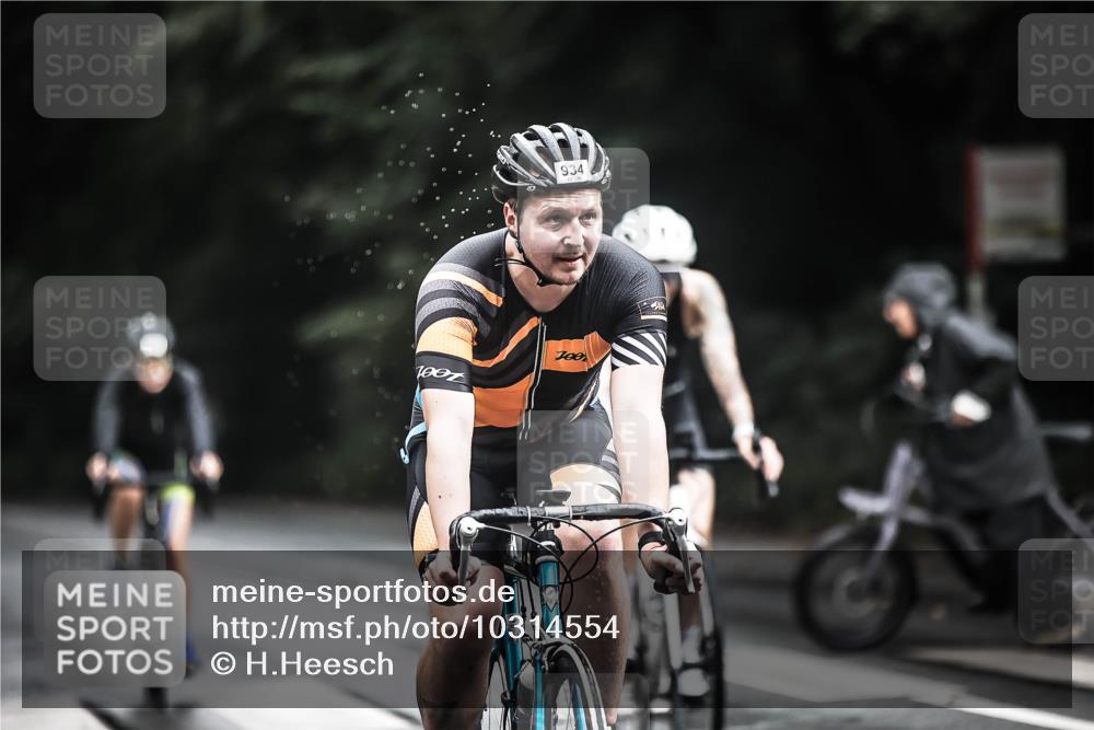 13.09.2026 - Stadtparktriathlon H.Heesch http://msf.ph/oto/10314554 13.09.2026 11:49:47 Radfahren 712, 802, 934 meine-sportfotos.de
