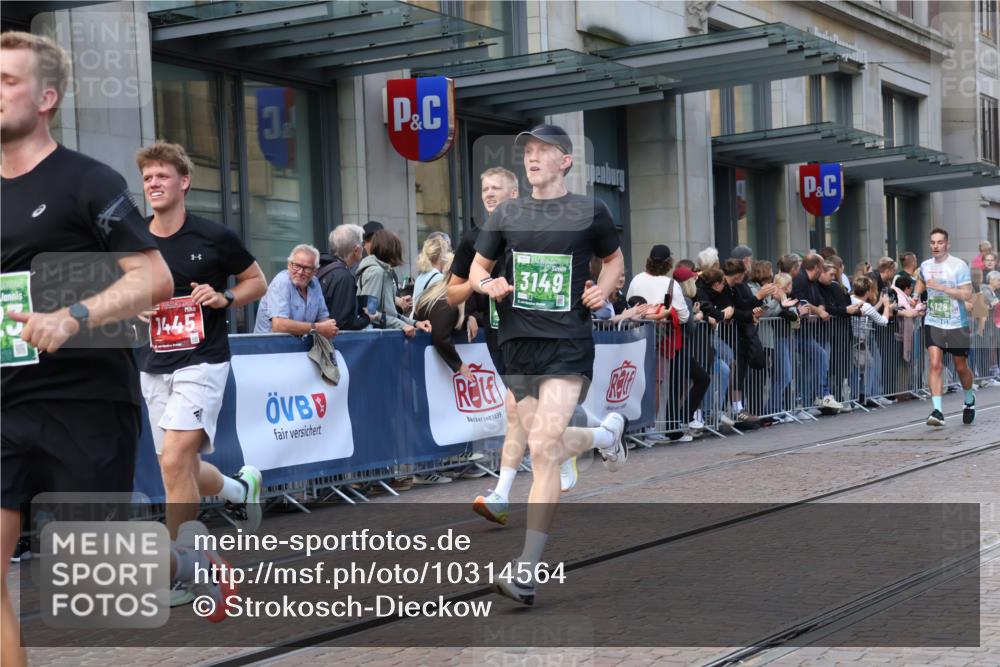 13.09.2026 - 21. swb-Marathon Bremen Strokosch-Dieckow http://msf.ph/oto/10314564 13.09.2026 13:15:45 Ziel 145, 481, 663, 740, 982, 1605, 1955, 2623, 3134, 3149, 4128, 4823, 5430, 5474, 5913, 6106, 6481, 6721, 6744, 7307, 7413, 8398, 8487, 9122, 9278, 13008, 13149, 13158, 1033, 1445, 2733, 3119, 3346, 3422, 3536, 3689, 3836, 3991, 4212, 4573, 4653, 4663, 5533, 5588, 6162, 6515, 6526, 7203, 7291, 7346, 7992, 9029, 9391, 9475, 9777, 13249 meine-sportfotos.de