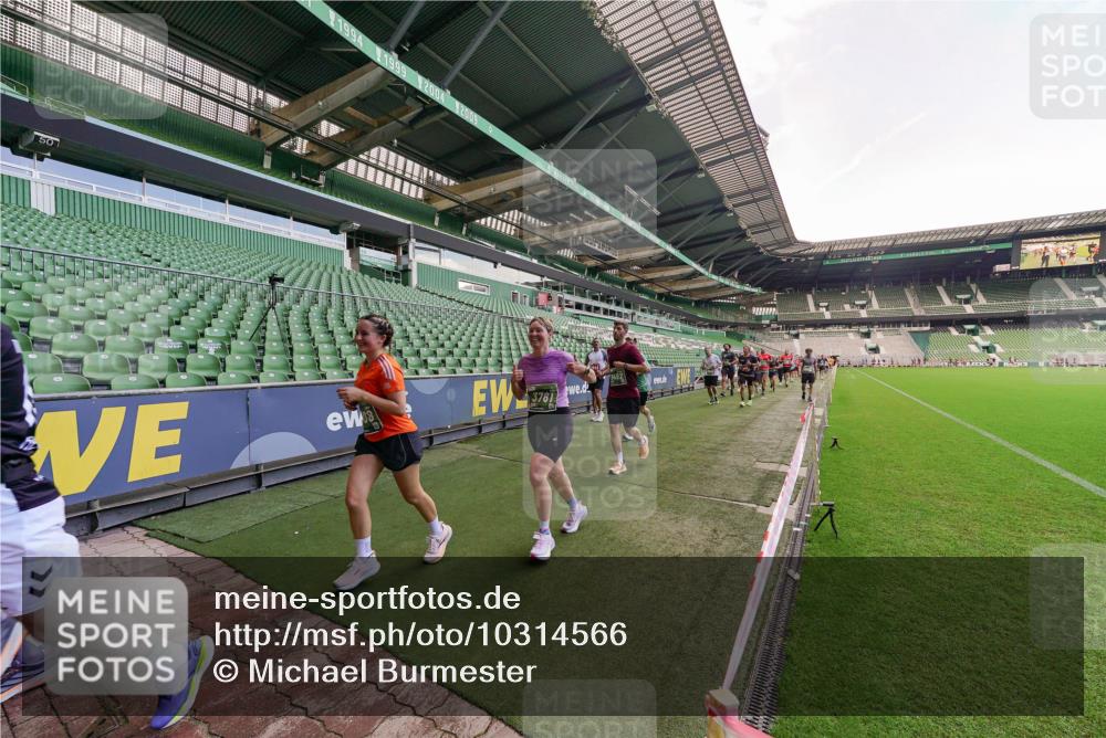 13.09.2026 - 21. swb-Marathon Bremen Michael Burmester http://msf.ph/oto/10314566 13.09.2026 13:10:15 Laufen im Stadion 164, 373, 383, 391, 448, 532, 549, 563, 581, 625, 813, 869, 898, 984, 1072, 1150, 1180, 1398, 1738, 1855, 1867, 1880, 1894, 1967, 2202, 2208, 2232, 2243, 2268, 2284, 2333, 2339, 2342, 2413, 2429, 2432, 2441, 2443, 2471, 2525, 2530, 2531, 2553, 2573, 2589, 2594, 2654, 2682, 2692, 2714, 2717, 2784, 2785, 2819, 2920, 2931, 2932, 2941, 3026, 3032, 3063, 3086, 3089, 3122, 3174, 3207, 3208, 3291, 3316, 3327, 3333, 3370, 3398, 3409, 3410, 3437, 3470, 3707, 3769, 3857, 109 meine-sportfotos.de