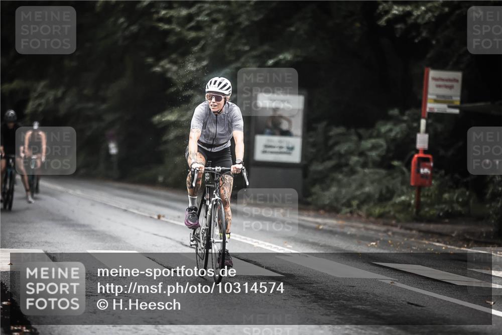 13.09.2026 - Stadtparktriathlon H.Heesch http://msf.ph/oto/10314574 13.09.2026 12:57:08 Radfahren 1198, 1265, 1346 meine-sportfotos.de