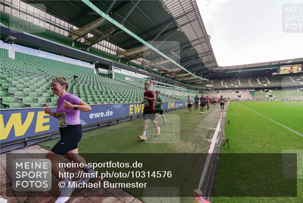 13.09.2026 - 21. swb-Marathon Bremen Michael Burmester http://msf.ph/oto/10314576 13.09.2026 13:10:16 Laufen im Stadion 164, 373, 383, 391, 448, 532, 549, 563, 581, 625, 813, 869, 898, 984, 1072, 1150, 1180, 1398, 1738, 1855, 1867, 1880, 1894, 1967, 2202, 2208, 2232, 2243, 2268, 2284, 2333, 2339, 2342, 2413, 2429, 2432, 2441, 2443, 2471, 2525, 2530, 2531, 2553, 2573, 2589, 2594, 2654, 2682, 2692, 2714, 2717, 2784, 2785, 2819, 2920, 2931, 2932, 2941, 3026, 3032, 3063, 3086, 3089, 3122, 3174, 3207, 3208, 3291, 3316, 3327, 3333, 3370, 3398, 3409, 3410, 3437, 3470, 3707, 3769, 3857, 109 meine-sportfotos.de