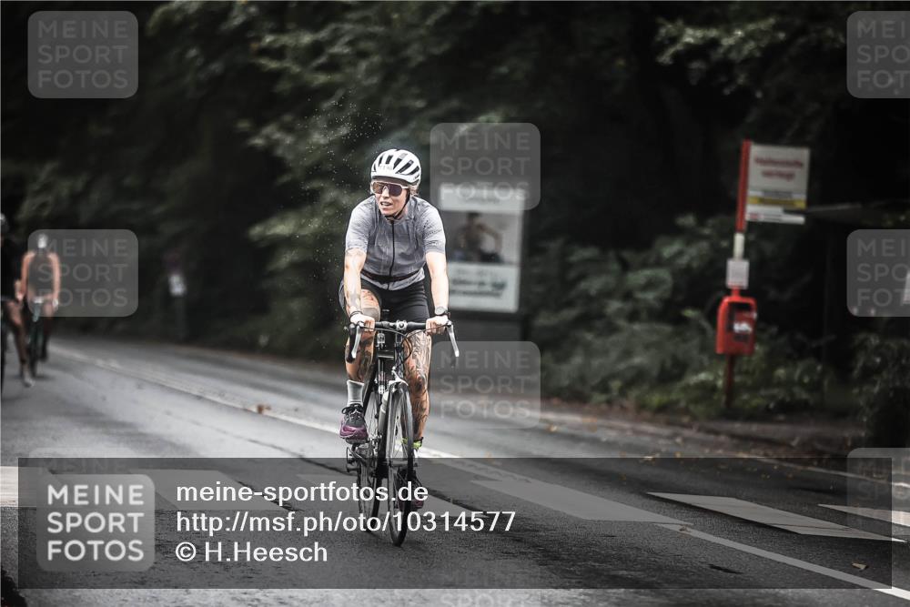 13.09.2026 - Stadtparktriathlon H.Heesch http://msf.ph/oto/10314577 13.09.2026 12:57:08 Radfahren 1198, 1265, 1346 meine-sportfotos.de