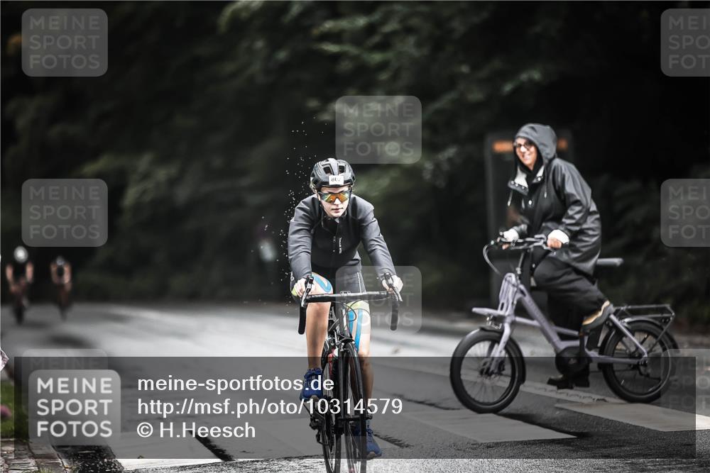 13.09.2026 - Stadtparktriathlon H.Heesch http://msf.ph/oto/10314579 13.09.2026 11:49:48 Radfahren 712, 802, 934 meine-sportfotos.de