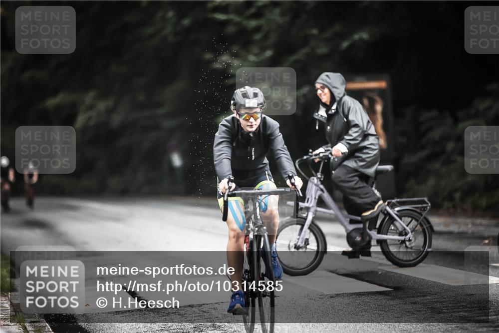 13.09.2026 - Stadtparktriathlon H.Heesch http://msf.ph/oto/10314585 13.09.2026 11:49:48 Radfahren 712, 802, 934 meine-sportfotos.de