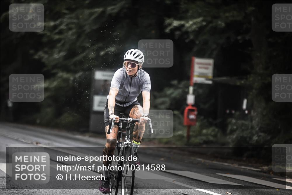 13.09.2026 - Stadtparktriathlon H.Heesch http://msf.ph/oto/10314588 13.09.2026 12:57:08 Radfahren 1198, 1265, 1346 meine-sportfotos.de
