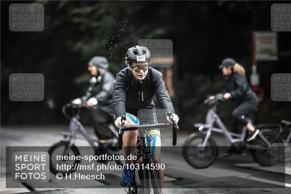 13.09.2026 - Stadtparktriathlon H.Heesch http://msf.ph/oto/10314590 13.09.2026 11:49:49 Radfahren 712, 802, 934 meine-sportfotos.de