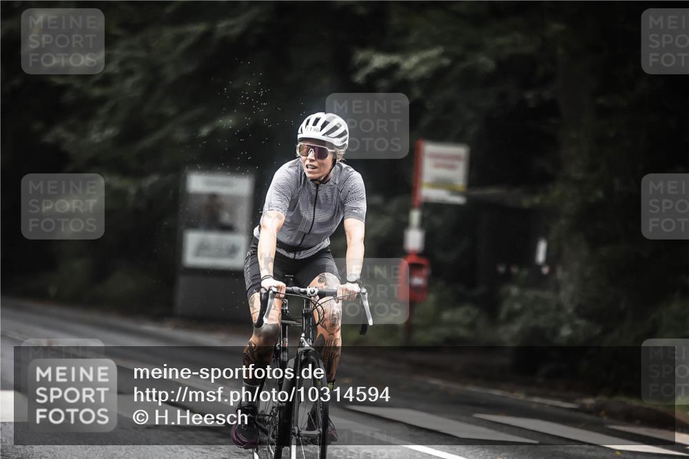 13.09.2026 - Stadtparktriathlon H.Heesch http://msf.ph/oto/10314594 13.09.2026 12:57:08 Radfahren 1198, 1265, 1346 meine-sportfotos.de