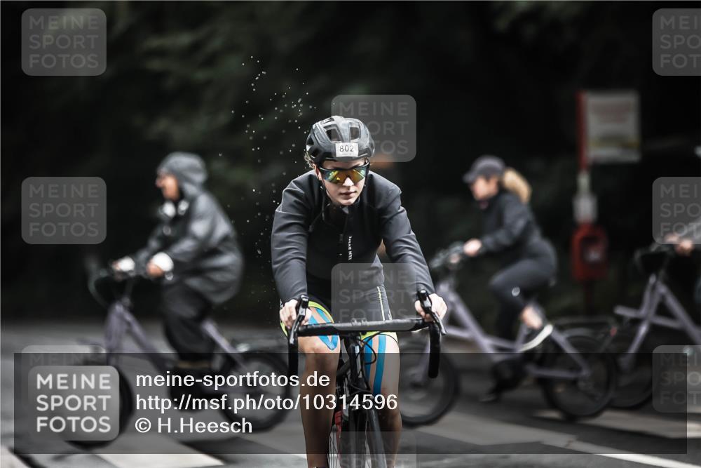 13.09.2026 - Stadtparktriathlon H.Heesch http://msf.ph/oto/10314596 13.09.2026 11:49:49 Radfahren 712, 802, 934 meine-sportfotos.de