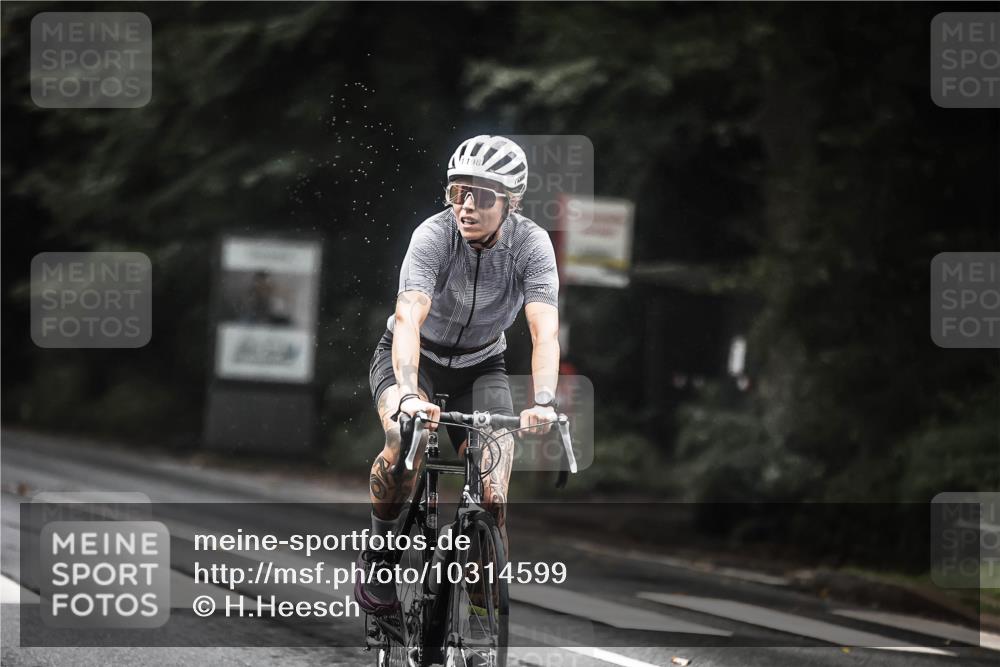 13.09.2026 - Stadtparktriathlon H.Heesch http://msf.ph/oto/10314599 13.09.2026 12:57:09 Radfahren 1198, 1265, 1346 meine-sportfotos.de