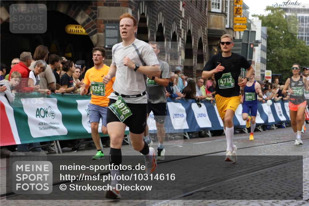 13.09.2026 - 21. swb-Marathon Bremen Strokosch-Dieckow http://msf.ph/oto/10314616 13.09.2026 13:05:58 Ziel 1017, 1301, 1562, 1879, 2538, 3242, 3271, 4157, 5199, 5725, 6025, 6579, 7141, 8973, 681, 3297, 3466, 4614, 5803, 6686, 7336, 7399, 8670, 8983, 9429 meine-sportfotos.de