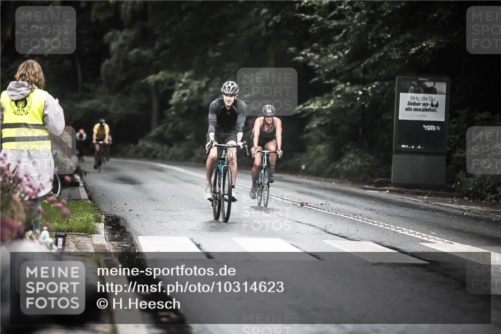 13.09.2026 - Stadtparktriathlon H.Heesch http://msf.ph/oto/10314623 13.09.2026 12:57:10 Radfahren 1198, 1265, 1333, 1346 meine-sportfotos.de