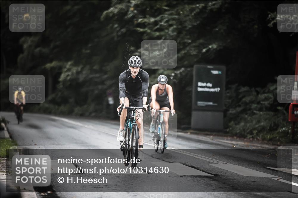 13.09.2026 - Stadtparktriathlon H.Heesch http://msf.ph/oto/10314630 13.09.2026 12:57:11 Radfahren 1198, 1265, 1333, 1346 meine-sportfotos.de