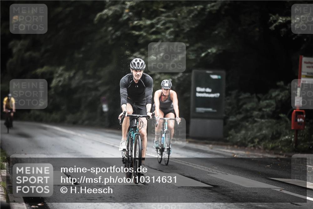 13.09.2026 - Stadtparktriathlon H.Heesch http://msf.ph/oto/10314631 13.09.2026 12:57:11 Radfahren 1198, 1265, 1333, 1346 meine-sportfotos.de