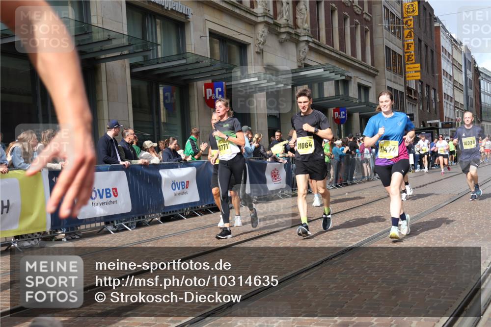 13.09.2026 - 21. swb-Marathon Bremen Strokosch-Dieckow http://msf.ph/oto/10314635 13.09.2026 10:56:35 Ziel 10157, 10408, 10486, 10540, 10610, 10721, 10771, 10824, 10888, 10936, 11000, 11064, 11079, 11328, 11474, 11601, 11872, 11946, 12032, 12284, 12434, 10184, 10211, 10240, 10322, 10356, 10372, 10443, 10670, 10675, 10699, 10721, 10824, 10844, 10936, 11069, 11256, 11280, 11317, 11349, 11407, 11570, 11601, 11693, 11795, 11844, 11855, 11871, 11911, 11996, 12452, 12543 meine-sportfotos.de