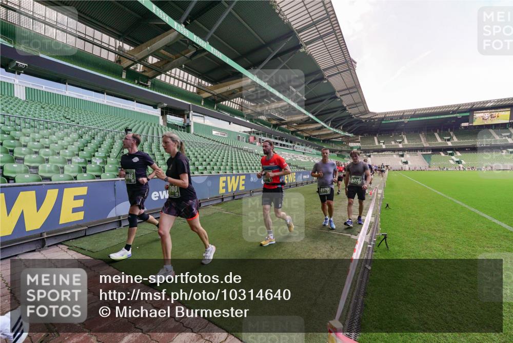13.09.2026 - 21. swb-Marathon Bremen Michael Burmester http://msf.ph/oto/10314640 13.09.2026 13:10:24 Laufen im Stadion 164, 373, 383, 391, 448, 532, 549, 563, 581, 625, 813, 869, 898, 984, 1072, 1150, 1180, 1738, 1855, 1867, 1880, 1894, 1967, 2202, 2208, 2232, 2243, 2268, 2284, 2330, 2333, 2339, 2342, 2429, 2432, 2441, 2443, 2471, 2525, 2530, 2531, 2553, 2573, 2589, 2594, 2654, 2682, 2714, 2717, 2784, 2785, 2819, 2836, 2920, 2931, 2932, 2941, 3026, 3032, 3063, 3086, 3089, 3122, 3174, 3207, 3208, 3291, 3316, 3327, 3333, 3370, 3398, 3409, 3410, 3437, 3470, 3707, 3769, 3857, 109 meine-sportfotos.de