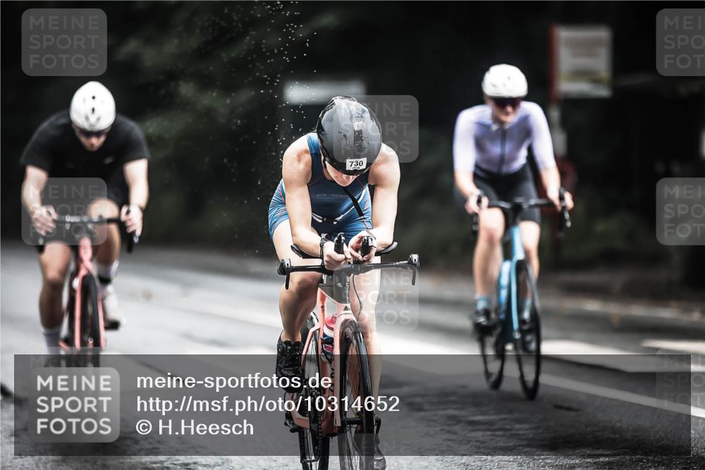 13.09.2026 - Stadtparktriathlon H.Heesch http://msf.ph/oto/10314652 13.09.2026 11:49:57 Radfahren 730, 792, 820, 922 meine-sportfotos.de