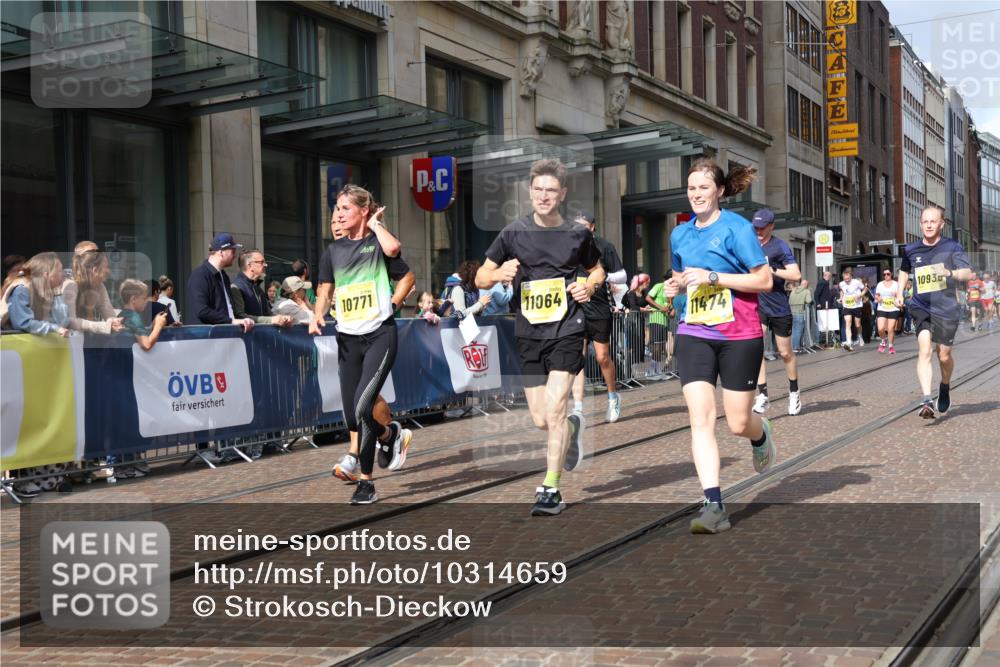 13.09.2026 - 21. swb-Marathon Bremen Strokosch-Dieckow http://msf.ph/oto/10314659 13.09.2026 10:56:36 Ziel 10157, 10408, 10486, 10540, 10610, 10771, 10772, 10888, 11000, 11064, 11079, 11328, 11474, 11872, 11946, 12032, 12284, 12434, 10184, 10211, 10240, 10322, 10356, 10372, 10540, 10670, 10675, 10721, 10824, 10844, 10936, 11069, 11256, 11317, 11349, 11407, 11474, 11570, 11601, 11693, 11795, 11844, 11855, 11871, 11911, 11996, 12452, 12543 meine-sportfotos.de