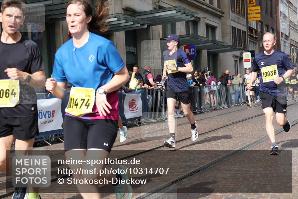 13.09.2026 - 21. swb-Marathon Bremen Strokosch-Dieckow http://msf.ph/oto/10314707 13.09.2026 10:56:36 Ziel 10157, 10408, 10486, 10540, 10610, 10771, 10772, 10888, 11000, 11064, 11079, 11328, 11474, 11872, 11946, 12032, 12284, 12434, 10184, 10211, 10240, 10322, 10356, 10372, 10540, 10670, 10675, 10721, 10824, 10844, 10936, 11069, 11256, 11317, 11349, 11407, 11474, 11570, 11601, 11693, 11795, 11844, 11855, 11871, 11911, 11996, 12452, 12543 meine-sportfotos.de