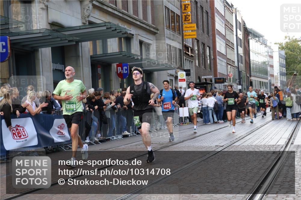 13.09.2026 - 21. swb-Marathon Bremen Strokosch-Dieckow http://msf.ph/oto/10314708 13.09.2026 13:15:49 Ziel 145, 481, 663, 740, 755, 1605, 1955, 2623, 3134, 3149, 4128, 4823, 5430, 5913, 6106, 6721, 6744, 7307, 7413, 8398, 8487, 9031, 9115, 9278, 13008, 13149, 13158, 982, 1033, 1445, 2733, 3119, 3346, 3422, 3536, 3689, 3836, 3991, 4212, 4573, 4653, 4663, 5474, 5533, 5588, 6162, 6481, 6515, 7203, 7992, 9029, 9122, 9391, 9475, 9777, 13249 meine-sportfotos.de