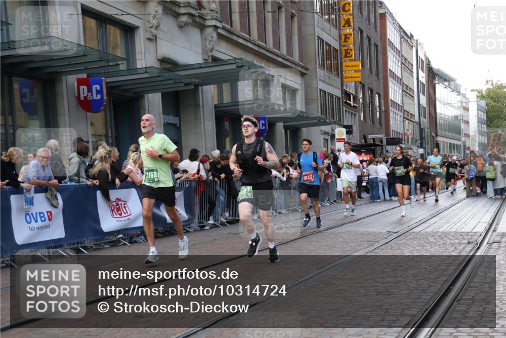 13.09.2026 - 21. swb-Marathon Bremen Strokosch-Dieckow http://msf.ph/oto/10314724 13.09.2026 13:15:49 Ziel 145, 481, 663, 740, 755, 1605, 1955, 2623, 3134, 3149, 4128, 4823, 5430, 5913, 6106, 6721, 6744, 7307, 7413, 8398, 8487, 9031, 9115, 9278, 13008, 13149, 13158, 982, 1033, 1445, 2733, 3119, 3346, 3422, 3536, 3689, 3836, 3991, 4212, 4573, 4653, 4663, 5474, 5533, 5588, 6162, 6481, 6515, 7203, 7992, 9029, 9122, 9391, 9475, 9777, 13249 meine-sportfotos.de