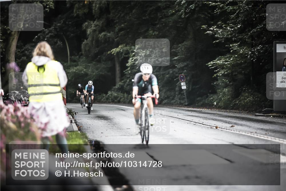 13.09.2026 - Stadtparktriathlon H.Heesch http://msf.ph/oto/10314728 13.09.2026 11:50:02 Radfahren 730, 792, 820, 922 meine-sportfotos.de