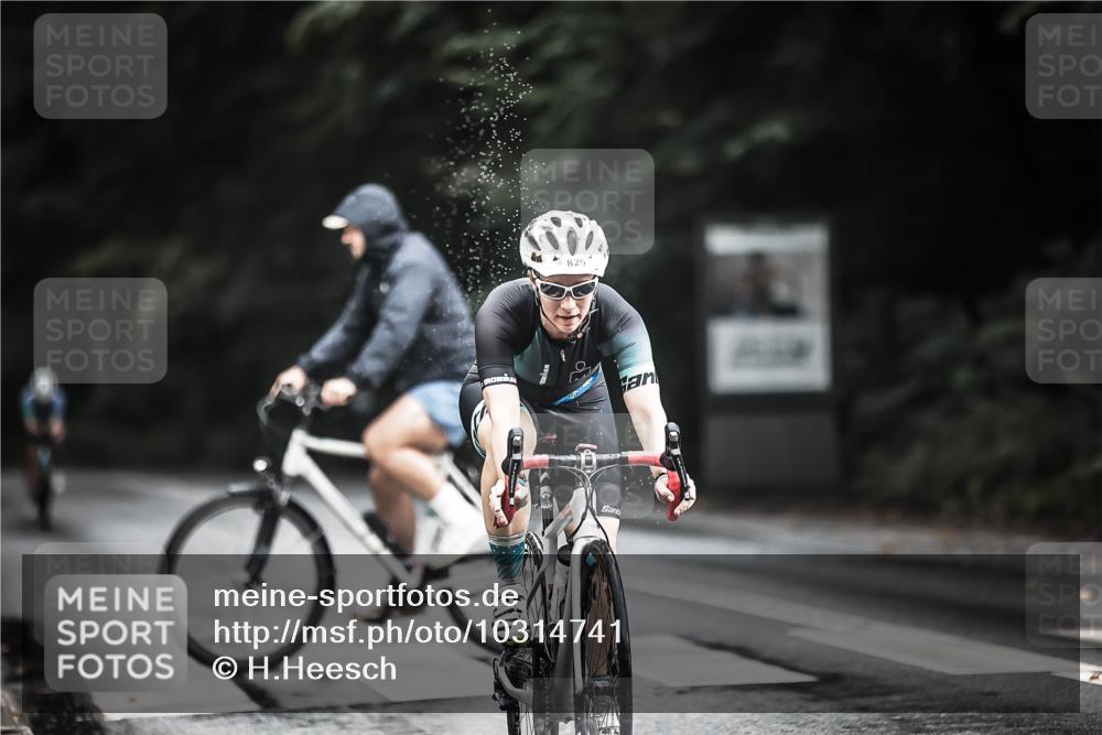 13.09.2026 - Stadtparktriathlon H.Heesch http://msf.ph/oto/10314741 13.09.2026 11:50:03 Radfahren 792, 814, 820, 922 meine-sportfotos.de