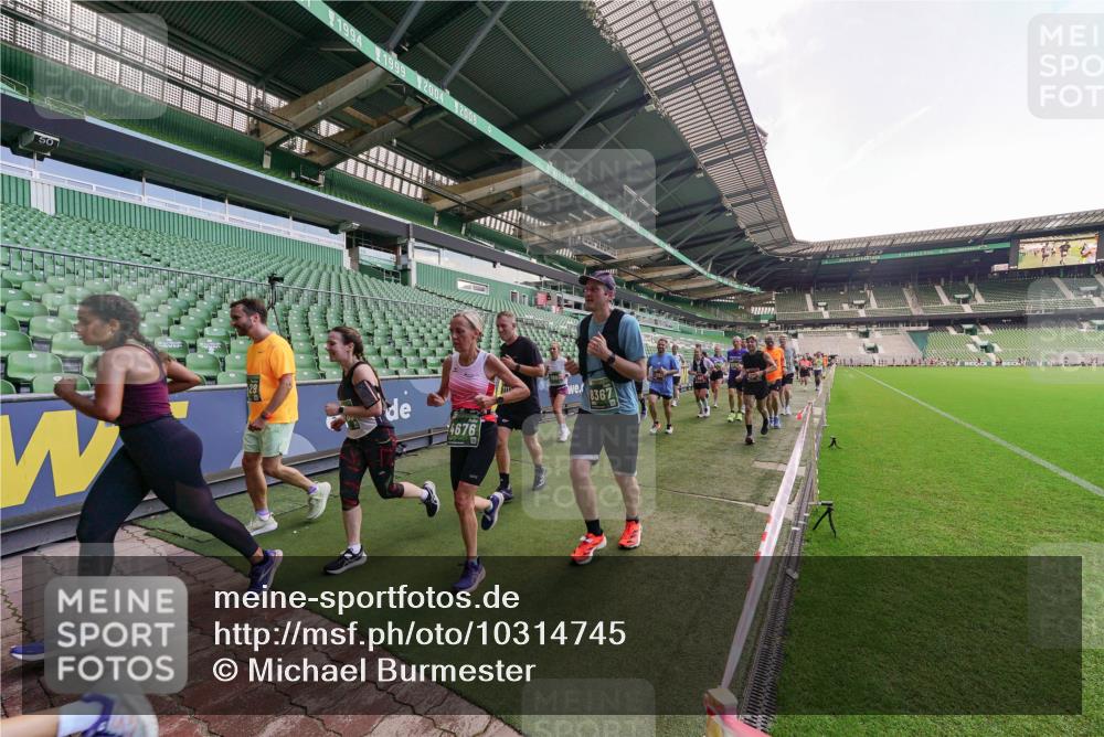 13.09.2026 - 21. swb-Marathon Bremen Michael Burmester http://msf.ph/oto/10314745 13.09.2026 13:10:35 Laufen im Stadion 164, 265, 373, 383, 391, 448, 532, 563, 581, 813, 869, 898, 984, 1072, 1180, 1738, 1855, 1867, 1894, 1967, 2202, 2208, 2232, 2268, 2284, 2299, 2330, 2333, 2339, 2342, 2432, 2443, 2471, 2525, 2530, 2531, 2553, 2573, 2589, 2594, 2654, 2669, 2682, 2714, 2717, 2784, 2785, 2819, 2836, 2920, 2931, 2932, 3026, 3032, 3063, 3086, 3089, 3122, 3159, 3174, 3207, 3208, 3291, 3316, 3327, 3333, 3352, 3370, 3398, 3409, 3410, 3437, 3470, 3707, 3769, 3857, 109, 800 meine-sportfotos.de