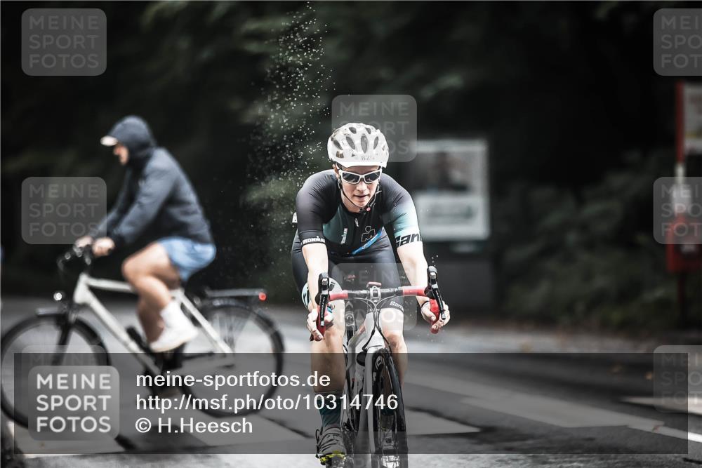 13.09.2026 - Stadtparktriathlon H.Heesch http://msf.ph/oto/10314746 13.09.2026 11:50:03 Radfahren 792, 814, 820, 922 meine-sportfotos.de