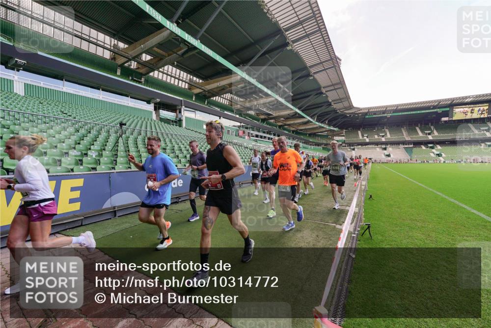 13.09.2026 - 21. swb-Marathon Bremen Michael Burmester http://msf.ph/oto/10314772 13.09.2026 13:10:37 Laufen im Stadion 164, 265, 373, 383, 391, 448, 532, 563, 581, 813, 869, 898, 984, 1072, 1180, 1738, 1855, 1867, 1894, 1967, 2202, 2208, 2232, 2268, 2284, 2299, 2330, 2333, 2339, 2342, 2432, 2443, 2471, 2525, 2530, 2531, 2553, 2573, 2589, 2594, 2654, 2669, 2682, 2714, 2717, 2784, 2785, 2819, 2836, 2920, 2931, 2932, 3026, 3032, 3063, 3086, 3089, 3122, 3159, 3174, 3207, 3208, 3291, 3316, 3333, 3352, 3370, 3398, 3409, 3410, 3437, 3470, 3707, 3769, 3857, 109, 800 meine-sportfotos.de