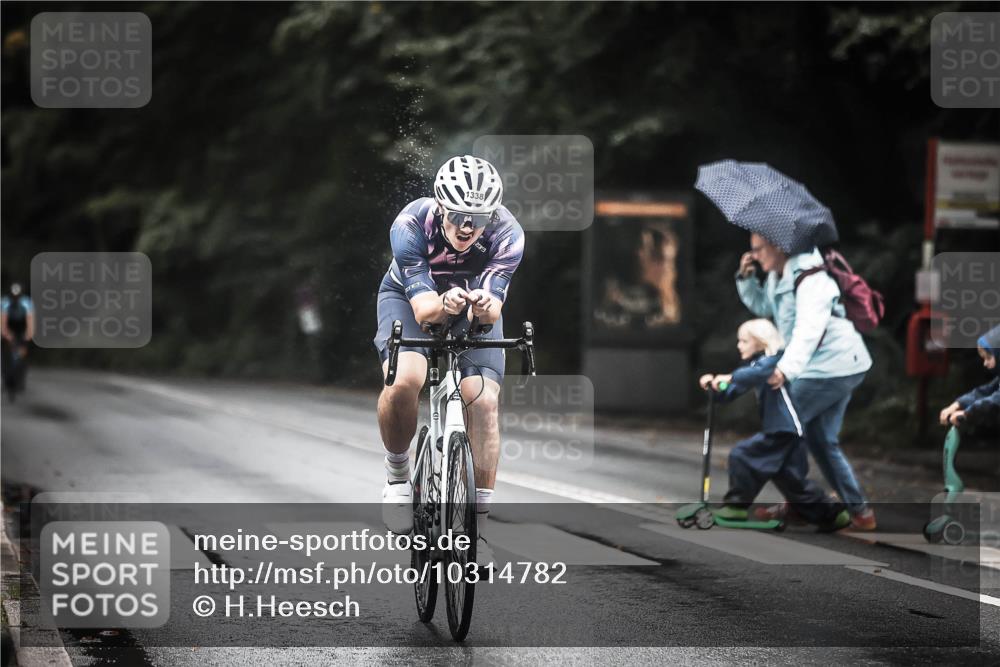 13.09.2026 - Stadtparktriathlon H.Heesch http://msf.ph/oto/10314782 13.09.2026 12:57:22 Radfahren 1127, 1284, 1301, 1333, 1338 meine-sportfotos.de