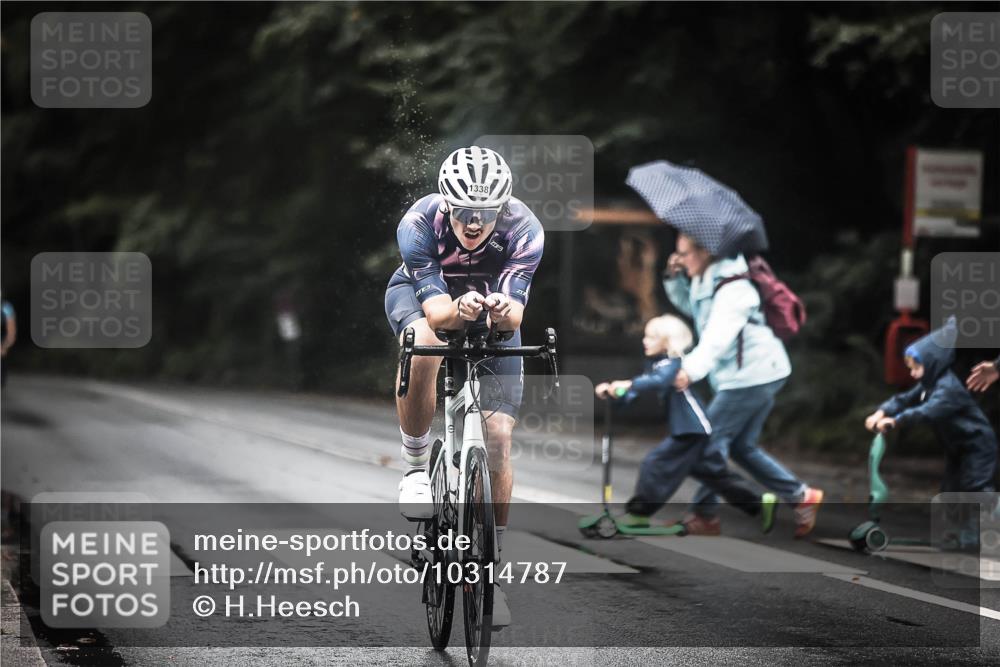 13.09.2026 - Stadtparktriathlon H.Heesch http://msf.ph/oto/10314787 13.09.2026 12:57:22 Radfahren 1127, 1284, 1301, 1333, 1338 meine-sportfotos.de