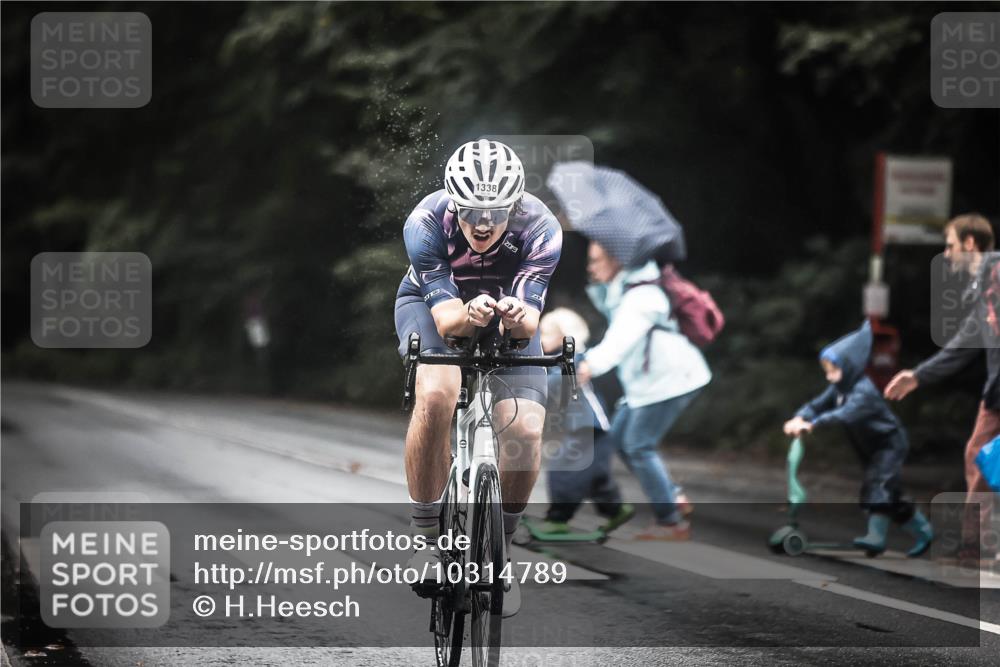 13.09.2026 - Stadtparktriathlon H.Heesch http://msf.ph/oto/10314789 13.09.2026 12:57:22 Radfahren 1127, 1284, 1301, 1333, 1338 meine-sportfotos.de
