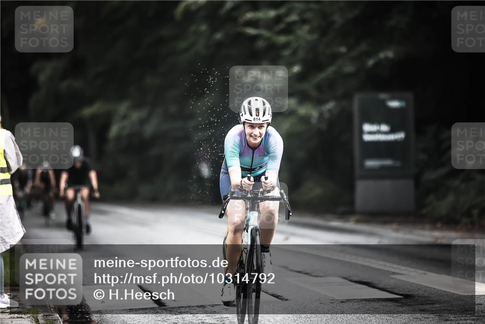 13.09.2026 - Stadtparktriathlon H.Heesch http://msf.ph/oto/10314792 13.09.2026 11:50:08 Radfahren 778, 814, 820 meine-sportfotos.de