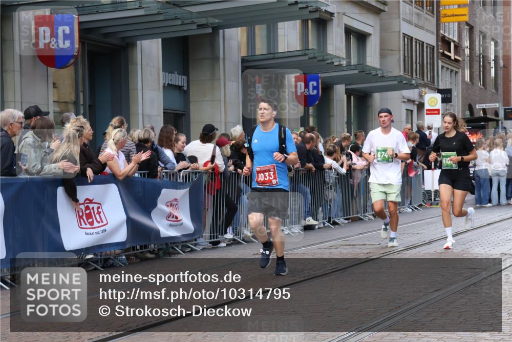 13.09.2026 - 21. swb-Marathon Bremen Strokosch-Dieckow http://msf.ph/oto/10314795 13.09.2026 13:15:50 Ziel 145, 481, 663, 740, 755, 1605, 1955, 2623, 3134, 3149, 4128, 4823, 5430, 5913, 6106, 6721, 6744, 7307, 7413, 8398, 8487, 9031, 9115, 9278, 13008, 13149, 13158, 982, 1033, 1445, 2733, 3119, 3346, 3422, 3536, 3689, 3836, 3991, 4212, 4573, 4653, 5474, 5533, 5588, 6162, 6481, 6515, 7203, 7992, 9029, 9122, 9391, 9475, 9777, 13149, 13249 meine-sportfotos.de