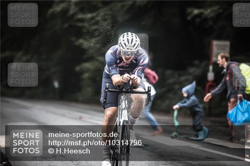 13.09.2026 - Stadtparktriathlon H.Heesch http://msf.ph/oto/10314796 13.09.2026 12:57:22 Radfahren 1127, 1284, 1301, 1333, 1338 meine-sportfotos.de