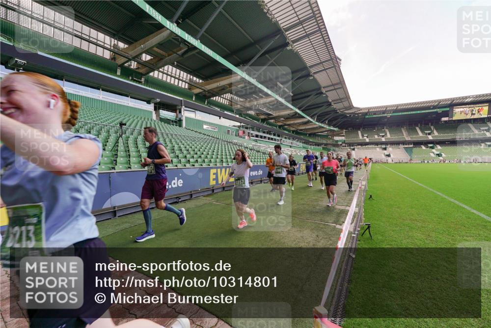 13.09.2026 - 21. swb-Marathon Bremen Michael Burmester http://msf.ph/oto/10314801 13.09.2026 13:10:40 Laufen im Stadion 164, 265, 373, 383, 391, 448, 532, 563, 581, 869, 898, 984, 1180, 1738, 1855, 1867, 1894, 1952, 1967, 2202, 2232, 2268, 2284, 2299, 2330, 2333, 2339, 2342, 2432, 2443, 2471, 2525, 2530, 2531, 2553, 2573, 2589, 2594, 2654, 2669, 2682, 2714, 2717, 2784, 2785, 2819, 2836, 2920, 2931, 2932, 3026, 3032, 3063, 3086, 3089, 3122, 3159, 3174, 3207, 3208, 3291, 3316, 3333, 3352, 3370, 3398, 3409, 3410, 3437, 3470, 3707, 3769, 3857, 109, 800 meine-sportfotos.de