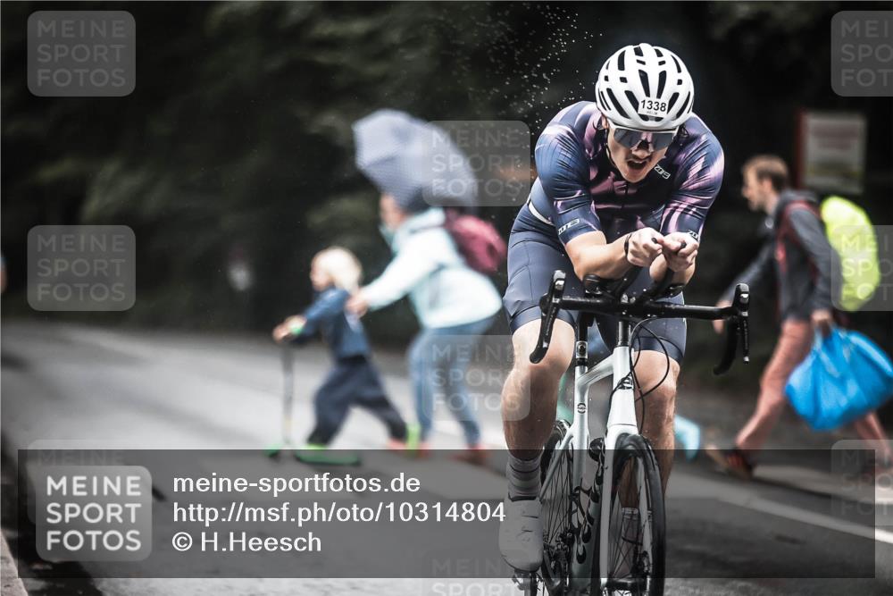 13.09.2026 - Stadtparktriathlon H.Heesch http://msf.ph/oto/10314804 13.09.2026 12:57:22 Radfahren 1127, 1284, 1301, 1333, 1338 meine-sportfotos.de