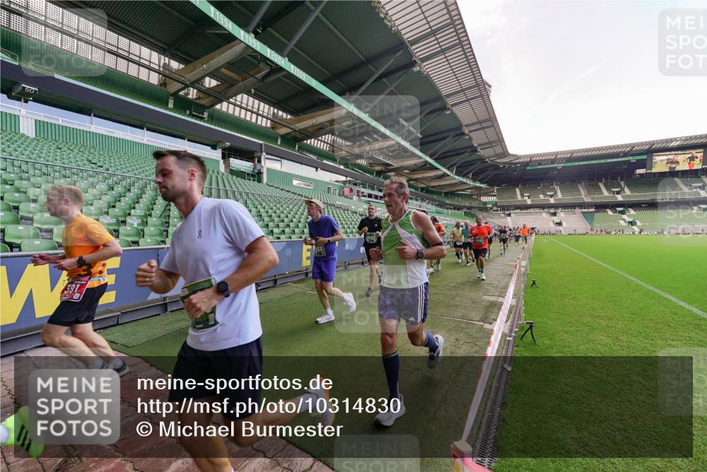 13.09.2026 - 21. swb-Marathon Bremen Michael Burmester http://msf.ph/oto/10314830 13.09.2026 13:10:43 Laufen im Stadion 164, 265, 373, 383, 391, 448, 532, 581, 869, 898, 984, 1180, 1738, 1855, 1867, 1894, 1952, 1967, 2202, 2232, 2268, 2281, 2284, 2299, 2330, 2333, 2339, 2342, 2432, 2443, 2471, 2525, 2530, 2531, 2553, 2573, 2589, 2594, 2654, 2669, 2682, 2714, 2717, 2784, 2785, 2804, 2819, 2836, 2920, 2931, 2932, 3026, 3032, 3063, 3086, 3089, 3122, 3159, 3174, 3207, 3208, 3291, 3316, 3333, 3352, 3370, 3398, 3409, 3410, 3470, 3707, 3769, 3857, 109, 800 meine-sportfotos.de