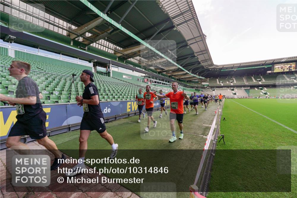 13.09.2026 - 21. swb-Marathon Bremen Michael Burmester http://msf.ph/oto/10314846 13.09.2026 13:10:44 Laufen im Stadion 164, 265, 373, 391, 448, 532, 581, 869, 898, 984, 1180, 1738, 1855, 1867, 1894, 1952, 1967, 2202, 2232, 2268, 2281, 2284, 2299, 2330, 2333, 2339, 2342, 2432, 2443, 2471, 2525, 2530, 2531, 2553, 2573, 2589, 2594, 2654, 2669, 2682, 2714, 2717, 2784, 2785, 2804, 2819, 2836, 2920, 2932, 3026, 3032, 3063, 3086, 3089, 3122, 3159, 3174, 3207, 3208, 3291, 3316, 3333, 3352, 3370, 3398, 3409, 3410, 3470, 3707, 3769, 3857, 109, 800 meine-sportfotos.de