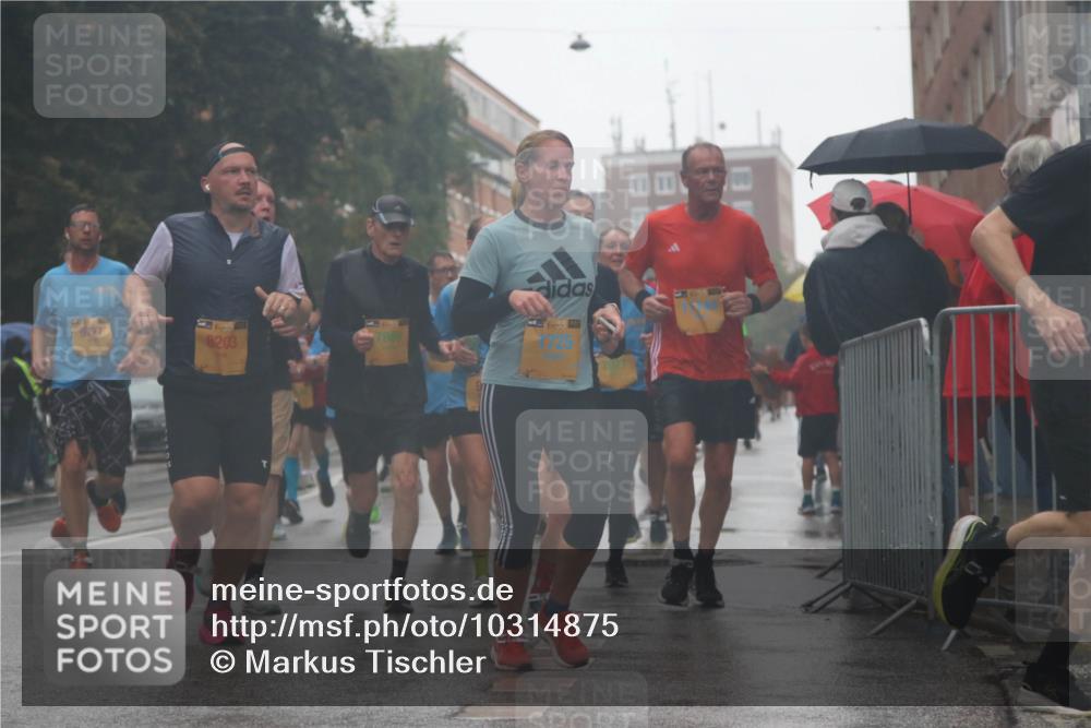 13.09.2026 - Kiel Lauf Markus Tischler http://msf.ph/oto/10314875 13.09.2026 10:43:35 Fleethörn 9727, 8203, 7889 meine-sportfotos.de