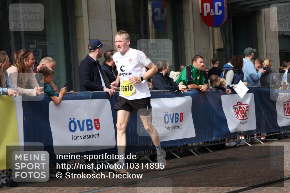 13.09.2026 - 21. swb-Marathon Bremen Strokosch-Dieckow http://msf.ph/oto/10314895 13.09.2026 10:56:44 Ziel 10157, 10166, 10408, 10578, 10610, 10700, 10772, 10969, 11000, 11079, 11236, 11292, 11328, 11484, 11667, 11946, 12032, 12284, 12434, 10240, 10356, 10372, 10486, 10540, 10675, 10721, 10771, 10824, 10844, 10888, 10936, 11064, 11069, 11256, 11349, 11407, 11474, 11601, 11795, 11844, 11855, 11871, 11872, 11911, 11996, 12434, 12543 meine-sportfotos.de