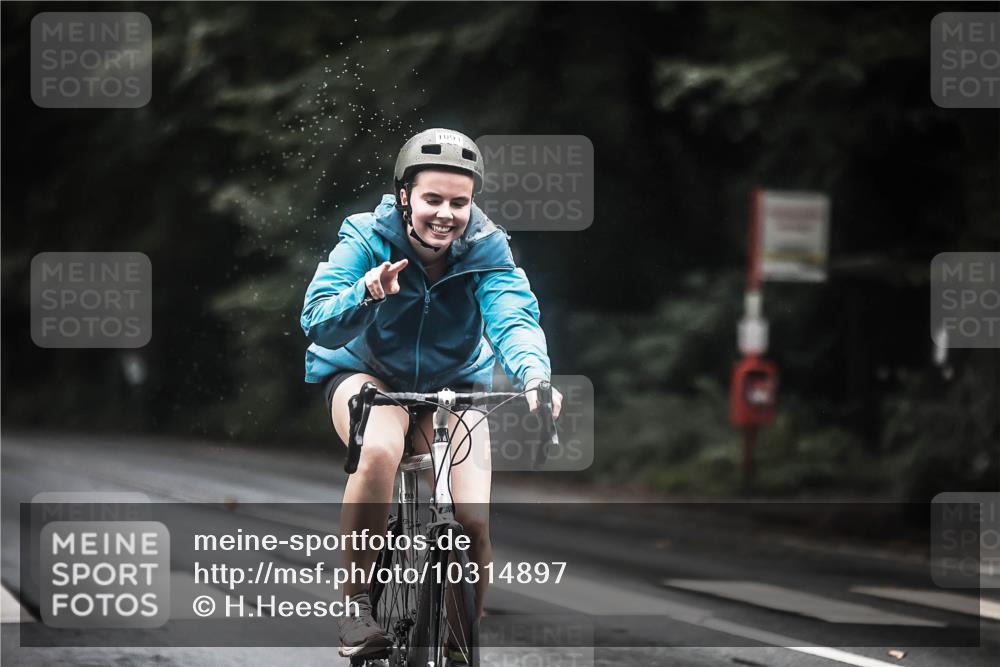 13.09.2026 - Stadtparktriathlon H.Heesch http://msf.ph/oto/10314897 13.09.2026 12:57:32 Radfahren 1091, 1127, 1283, 1392 meine-sportfotos.de