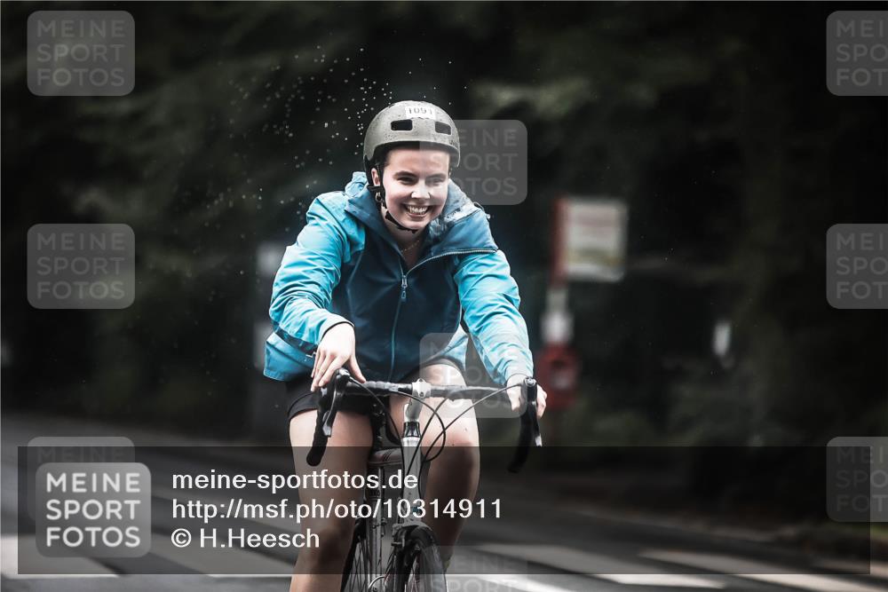 13.09.2026 - Stadtparktriathlon H.Heesch http://msf.ph/oto/10314911 13.09.2026 12:57:32 Radfahren 1091, 1127, 1283, 1392 meine-sportfotos.de