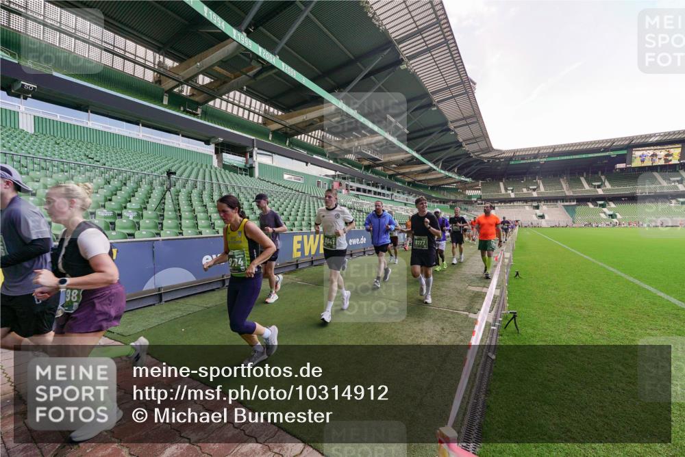 13.09.2026 - 21. swb-Marathon Bremen Michael Burmester http://msf.ph/oto/10314912 13.09.2026 13:10:54 Laufen im Stadion 164, 265, 373, 391, 448, 581, 703, 869, 898, 984, 1180, 1738, 1855, 1867, 1894, 1936, 1952, 1967, 2202, 2232, 2268, 2281, 2284, 2299, 2330, 2333, 2339, 2342, 2353, 2432, 2443, 2471, 2525, 2530, 2531, 2553, 2573, 2589, 2594, 2654, 2669, 2682, 2714, 2717, 2784, 2785, 2804, 2819, 2836, 2907, 2920, 2932, 2976, 3026, 3032, 3063, 3082, 3086, 3089, 3122, 3159, 3174, 3207, 3208, 3291, 3316, 3328, 3333, 3352, 3370, 3398, 3409, 3410, 3470, 3707, 3769, 800 meine-sportfotos.de