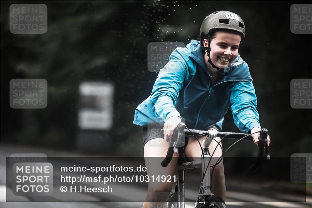 13.09.2026 - Stadtparktriathlon H.Heesch http://msf.ph/oto/10314921 13.09.2026 12:57:32 Radfahren 1091, 1127, 1283, 1392 meine-sportfotos.de
