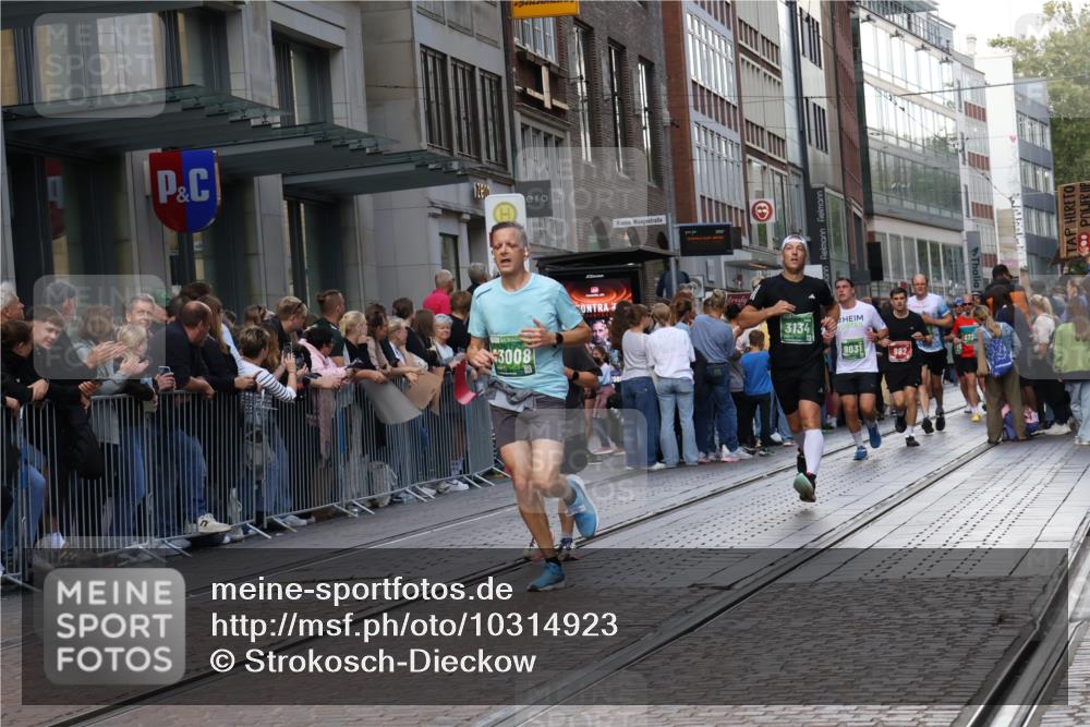 13.09.2026 - 21. swb-Marathon Bremen Strokosch-Dieckow http://msf.ph/oto/10314923 13.09.2026 13:15:53 Ziel 145, 481, 663, 740, 755, 792, 1605, 1955, 2623, 3134, 3149, 4128, 4823, 5430, 5554, 5963, 6106, 6721, 6744, 7307, 7413, 8398, 8487, 9031, 9115, 9278, 13008, 13158, 145, 982, 1033, 1445, 2733, 3119, 3346, 3422, 3536, 3689, 3836, 3991, 4212, 4573, 4653, 4823, 5474, 5533, 5588, 5913, 6162, 6481, 6515, 7203, 7307, 7413, 9029, 9122, 9278, 9391, 9475, 9777, 13149, 13249 meine-sportfotos.de