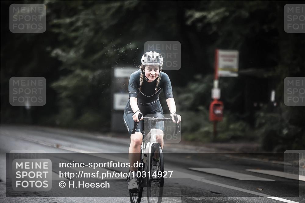 13.09.2026 - Stadtparktriathlon H.Heesch http://msf.ph/oto/10314927 13.09.2026 12:57:35 Radfahren 1091, 1135, 1283, 1392 meine-sportfotos.de