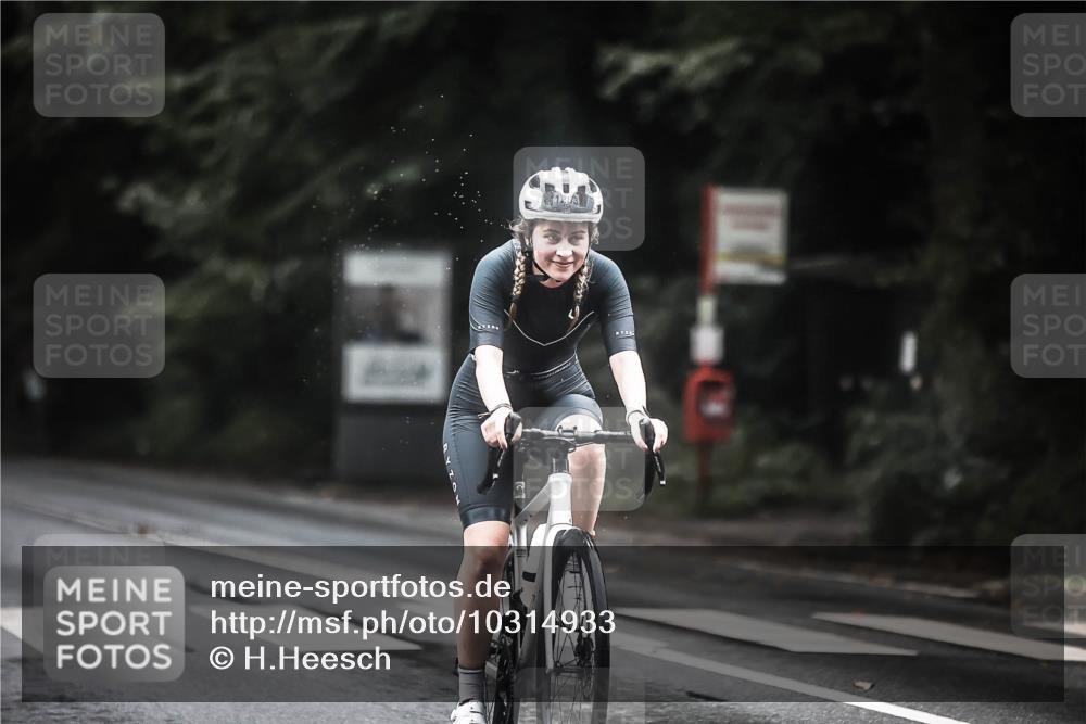 13.09.2026 - Stadtparktriathlon H.Heesch http://msf.ph/oto/10314933 13.09.2026 12:57:35 Radfahren 1091, 1135, 1283, 1392 meine-sportfotos.de